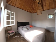 Maison de charme de 100 M2, 5 pièces 3 chambres avec une piscine et annexe sur un terrain de 4700 M2 à BONNEVILLE LA LOUVET (14)