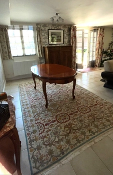 Belle maison de caractère au calme. Beau salon lumineux 4 chambres Grand sous-sol terrain à 7 mn des commerces de Pont l'Evêque