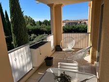 Studio meublé tout équipé avec grande terrasse 