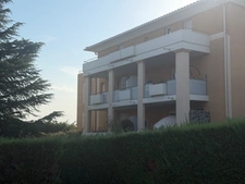 Studio meublé tout équipé avec grande terrasse 