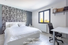 ORCINES : MAISON CONTEMPORAINE AVEC PISCINE – 192 M² – 4 CHAMBRES – TERRAIN 715 m²