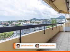 CHAMALIERES - CARREFOUR EUROPE : APPARTEMENT T4 AVEC DOUBLE BALCONS