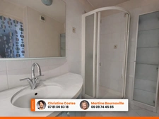 CHAMALIERES : APPARTEMENT T3 TRAVERSANT AVEC BALCON, GARAGE ET CAVE