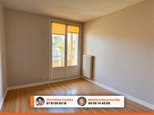 CHAMALIERES : APPARTEMENT T3 TRAVERSANT AVEC BALCON, GARAGE ET CAVE