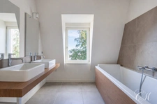 CHAMALIERES : APPARTEMENT D'EXCEPTION AVEC BEAUX VOLUMES ET VUE