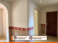 CHAMALIERES : APPARTEMENT T3 TRAVERSANT AVEC BALCON, GARAGE ET CAVE