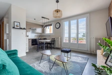 CHAMALIERES : T2 LUMINEUX AVEC BALCON ET VUE DEGAGEE