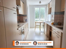 CHAMALIERES : APPARTEMENT T3 TRAVERSANT AVEC BALCON, GARAGE ET CAVE