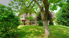 Maison de caractère à rénover / 200 m² habitables, Lisière de forêt, 5 chambres, plain-pied / sous-sol total / Senlis 