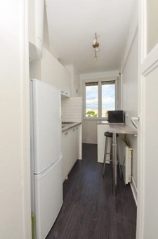 CHATILLON - 16 MIN A PIED METRO L13 - 4 MIN T6 CENTRE VILLE - STUDIO AU DERNIER ETAGE SANS ASCENSEUR