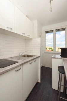 CHATILLON - 16 MIN A PIED METRO L13 - 4 MIN T6 CENTRE VILLE - STUDIO AU DERNIER ETAGE SANS ASCENSEUR