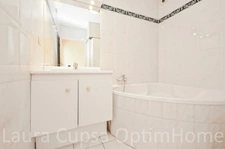 LIVRY GARGAN - 5 PIECES - 122,5 m² - RESIDENCE PIERRE DE TAILLE - ASCENSEUR - 2 BALCONS - DOUBLE BOX