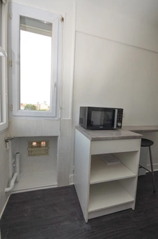 CHATILLON - 16 MIN A PIED METRO L13 - 4 MIN T6 CENTRE VILLE - STUDIO AU DERNIER ETAGE SANS ASCENSEUR