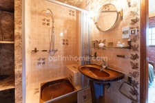 HOUILLES, YVELINES (78) - Maison individuelle 172 m² habitables - 8 pièces - 5 chambres - sous-sol total de 106 m² 
