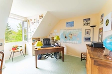 SAINT-PRIX, VAL D’OISE (95) : Propriété de 230 m² habitables (255 m² au sol) - 9 pièces principales - 7 chambres - 3 garages – Piscine – Préau – Abri de jardin - Cave – Parcelle de 1 656 m²