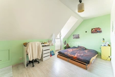 BAILLET-EN-FRANCE (VAL D'OISE, 95) - Maison individuelle de 7 pièces principales - 5 chambres (dont 1 en rdc) - 134 m² + sous-sol total - garage