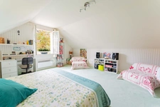 SAINT-PRIX, VAL D’OISE (95) : Propriété de 230 m² habitables (255 m² au sol) - 9 pièces principales - 7 chambres - 3 garages – Piscine – Préau – Abri de jardin - Cave – Parcelle de 1 656 m²