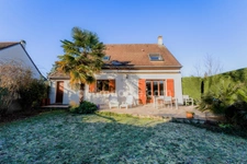 SAINT-PRIX (VAL D’OISE 95) Maison individuelle - 6 pièces principales – 4 chambres dont 1 en rdc – 106 m² habitables (117 m² au sol) – garage - parcelle 402 m² - proche toutes commodités