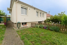 MONTLIGNON, VAL D'OISE (95) - Maison de 5 pièces principales - 109 m² (129 m² de surface au sol) - Proche écoles et commodités