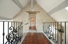 PRESLES (95, VAL D’OISE) : En exclusivité - Au cœur d’un ancien corps de ferme, habitation entièrement rénovée de 180 m² habitables (210 m² au sol) – 6 pièces principales – séjour de 65 m² - 3 chambr
