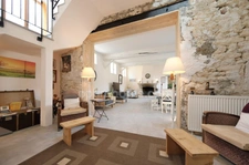 PRESLES (95, VAL D’OISE) : En exclusivité - Au cœur d’un ancien corps de ferme, habitation entièrement rénovée de 180 m² habitables (210 m² au sol) – 6 pièces principales – séjour de 65 m² - 3 chambr