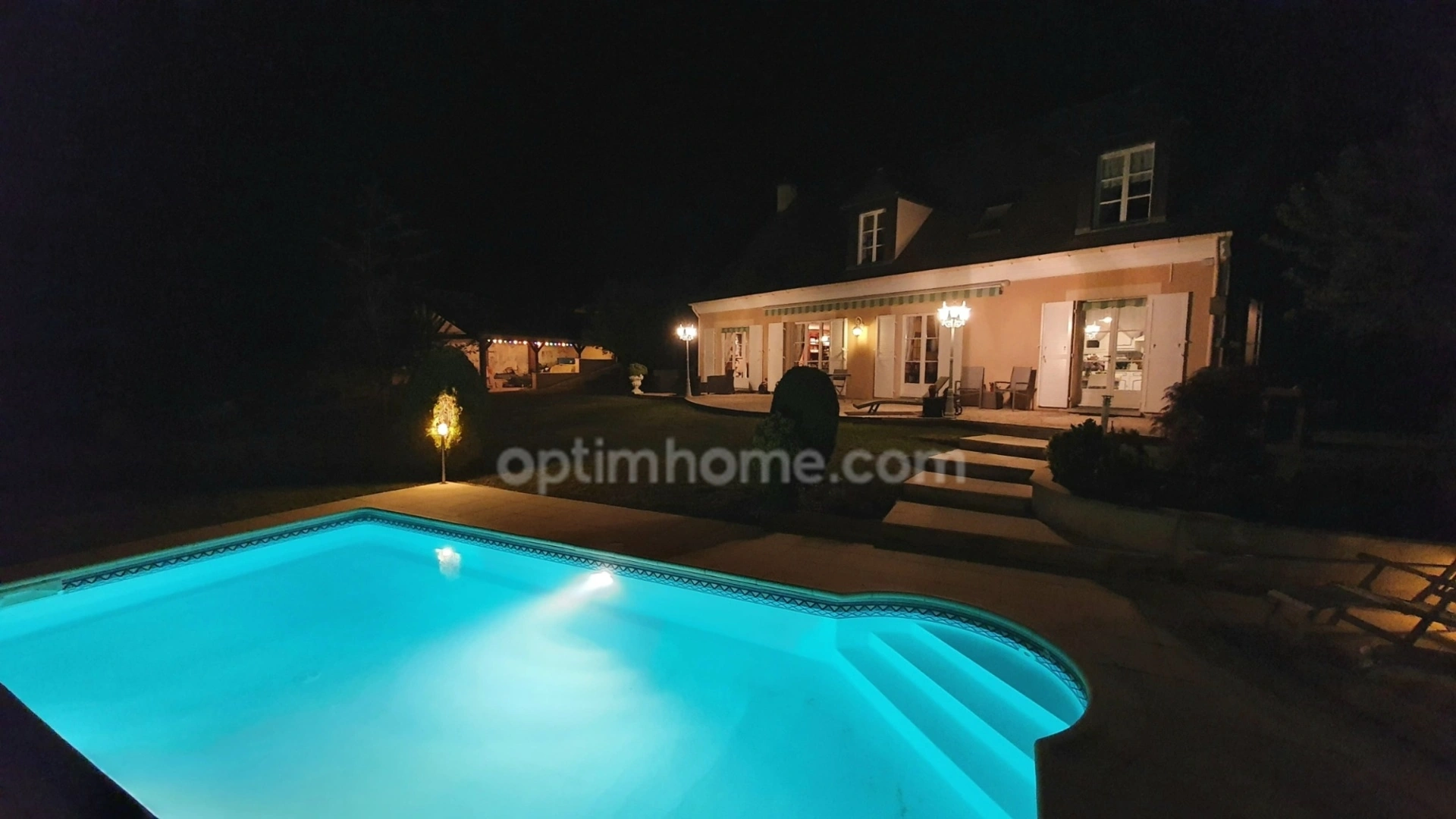 Maison 9 pièces 230 m² · à Saint-Prix · 230 m² · 979 000 €