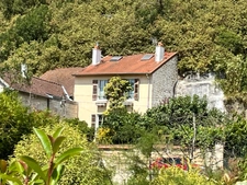 AUVERS-SUR-OISE, VAL D’OISE (95) : Maison de charme - 104 m² habitables (129 m² au sol) – 5 pièces principales - fraîche cave troglodyte - jardin
