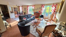 SAINT-PRIX, VAL D’OISE (95) : Propriété de 230 m² habitables (255 m² au sol) - 9 pièces principales - 7 chambres - 3 garages – Piscine – Préau – Abri de jardin - Cave – Parcelle de 1 656 m²