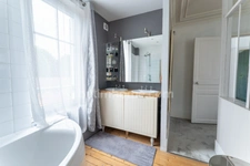 Maison bourgeoise du XIXème siècle – 8 pièces – 5 chambres– 2 salles de bains – 1 salle d’eau - piscine – double garage – parcelle de 783 m²