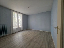 CHENÔVE – Appartement T4 lumineux avec balcon et cave