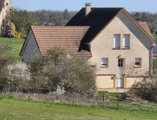 Maison familiale T6 avec terrasse sud-ouest et terrain clos – Proche Nuits Saint-Georges