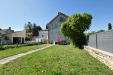 10 minutes NUITS-SAINT-GEORGES : Maison de village T3 avec jardin et atelier