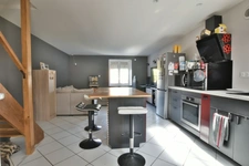 10 minutes NUITS-SAINT-GEORGES : Maison de village T3 avec jardin et atelier