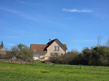 Maison familiale T6 avec terrasse sud-ouest et terrain clos – Proche Nuits Saint-Georges