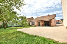 VOSNE-ROMANÉE – MAISON BOURGUIGNONNE AVEC VUE SUR LES VIGNES ET POTENTIEL PROFESSIONNEL