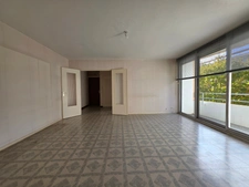 CHENÔVE – Appartement T4 lumineux avec balcon et cave
