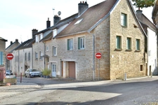 COUCHEY centre – Maison avec studio indépendant et garage