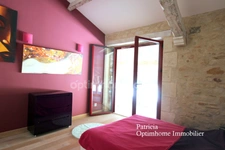 Maison haut de gamme en pierre avec son T1