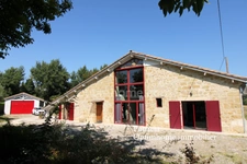 Maison haut de gamme en pierre avec son T1