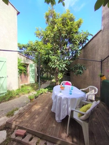 Maison 5p, 109m2, plain-pied 85m2+24m2 à l’étage, terrain 484m2, garage.