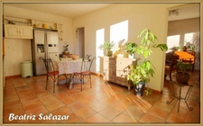 Appart T4 96m2, 3 chambres, balcon, cave, faibles charges.