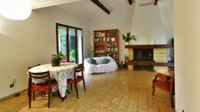 Maison 5p, 109m2, plain-pied 85m2+24m2 à l’étage, terrain 484m2, garage.