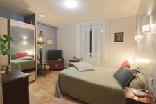 Appart T4 96m2, 3 chambres, balcon, cave, faibles charges.
