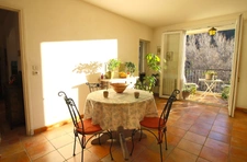 Appart T4 96m2, 3 chambres, balcon, cave, faibles charges.