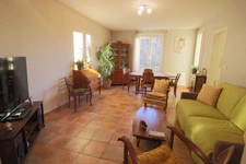 Appart T4 96m2, 3 chambres, balcon, cave, faibles charges.