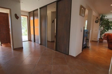 Maison T5+T1, 150m2, garage 34m2, cave 16m2, terrain 925m2.