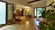 Maison 5p, 109m2, plain-pied 85m2+24m2 à l’étage, terrain 484m2, garage.