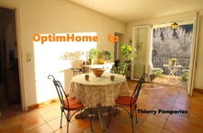 Appart T4 96m2, 3 chambres, balcon, cave, faibles charges.