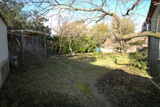 Maison 5p, 109m2, plain-pied 85m2+24m2 à l’étage, terrain 484m2, garage.
