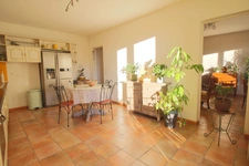 Appart T4 96m2, 3 chambres, balcon, cave, faibles charges.